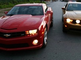 Cataclysme aux USA : la Chevy Camaro bat la Ford Mustang en 2010