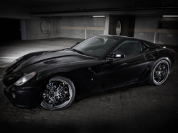 Graf Weckerle Comte Noir, une Ferrari 599 qu'il faut garer loin du trottoir