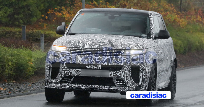 Land Rover prépare le prochain restylage du Range Rover Sport SV. Il sera prêt fin 2026.