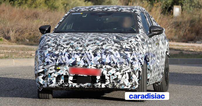 Débuts des essais sur route pour le futur Nissan Juke à motorisation 100 % électrique.