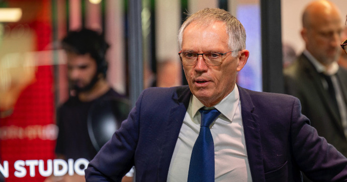 « Les détestables réponses de Carlos Tavares aux interviews concernant le scandale des airbags Takata » - Le bilan 2025 de Claude Barreau 