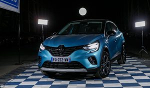 Renault Captur Hybride rechargeable : le meilleur ? - Vidéo en direct du salon Caradisiac