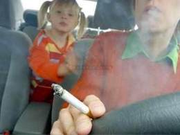 Le tabac interdit en voiture avec un enfant de moins de douze ans
