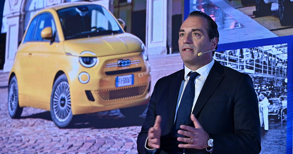 Le nouveau patron de Stellantis veut effacer tout ce que Carlos Tavares