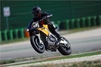 Aprilia Tuono V4 R et Tuono V4 R APRC : Toutes les infos
