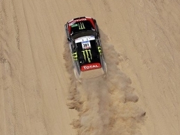 Al-Attiyah leader, Peterhansel défait