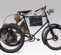 Vente aux enchères Osenat du 14 juin 2015: les "presque" motos.