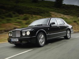 (J'aime de nuit) "Il avait dû l'écraser avec sa Bentley"