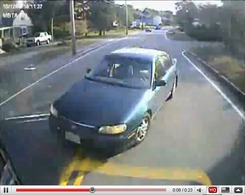 Réveil Auto - Choc frontal : elle s'endort au volant et est réveillée par un bus