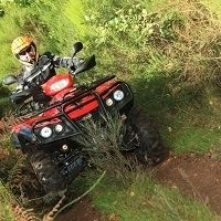 Un jogger se blesse sur des barbelés destinés à des quads