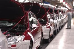 La grève des routiers espagnols bloque aussi Renault