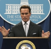 Schwarzenegger poursuit sa guerre contre la pollution 