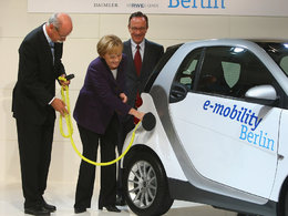 Angela Merkel soutient toujours la voiture électrique