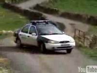 Vidéo : la Guardia Civil fait du rallye.. et c'est pas bien beau..