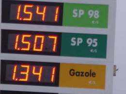 Augmentation de 2 centimes par litre de la taxe sur le diesel