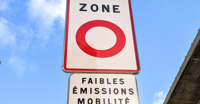 Contrôles ZFE reportés en 2026 : pourquoi vous n'aurez toujours pas d'amende dans le Grand Paris