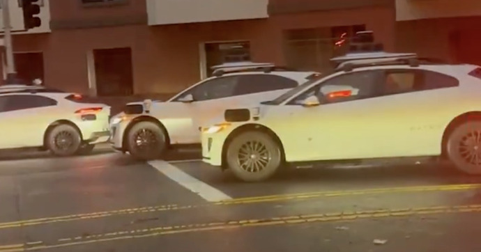 Une coupure de courant bloque toutes les Waymo de San Francisco