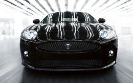 Vidéo Pub : Jaguar XK/R-S, pas pour les papys !