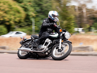 Essai - Kawasaki W800 : Une Jap' qui sonne juste