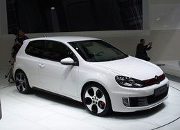 Volkswagen Golf GTI en direct du Mondial