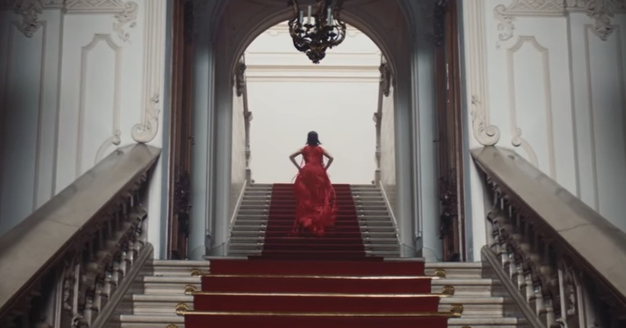 Devinez pourquoi la nouvelle Clio évoque une déesse dans sa nouvelle pub