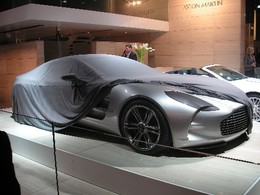 Aston Martin One-77: Là sans y être...
