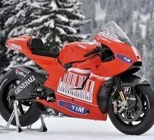 Moto GP - Insolite: Ducati met aux enchères une GP10 et une GP11 !