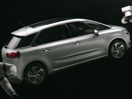 Le Citroën C4 Picasso s'offre une pub TV spatiale