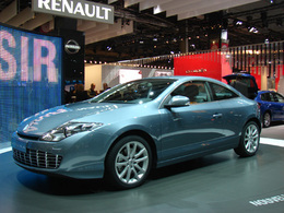Renault Laguna Coupé en direct du Mondial