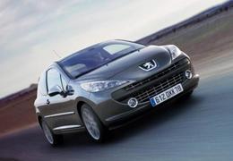 Midi Pile - Ventes de voitures neuves en octobre : la Peugeot 207 devance cinq Renault
