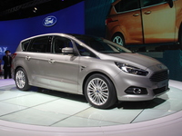 Ford S-Max : moins sportif - Vidéo en direct du Salon de Paris 2014