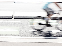 (Minuit chicanes) Faut-il vendre des vélos pour bien vendre des autos?