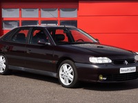 Renault Safrane Biturbo (1993-1996) : la plus rapide des limousines françaises, dès 12 000 €