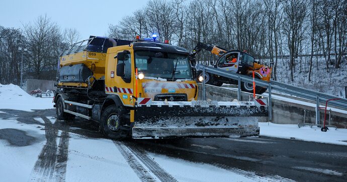 Pourquoi est-il interdit de doubler les déneigeuses sur l’autoroute lorsqu’elles sont en service ?