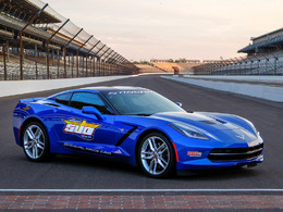 La Chevrolet Corvette C7 en pace car à Detroit