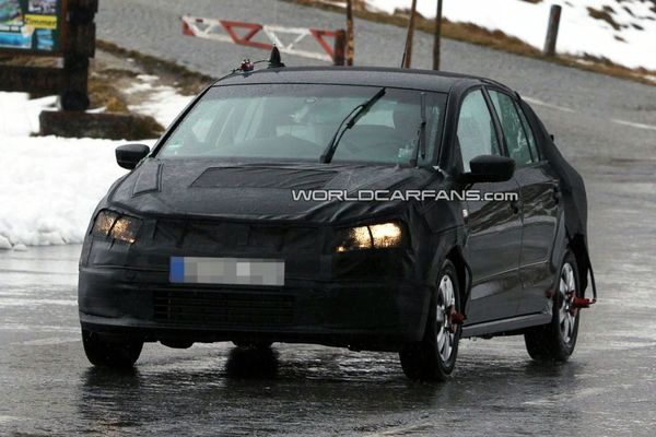 Spyshot : Volkswagen Polo quatre portes