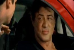 Vidéo Pub : après ta mère en short au prisu, voici Sly en Gol in Brasiiiiiilllll