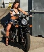 Moto & Sexy : Rachael McDonald & Yamaha V-Max