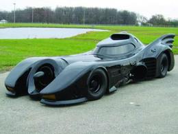 Un américain achète une vraie Batmobile pour 271 000 euros !