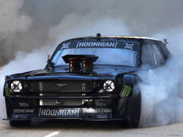 Ken Block surpris sur le tournage de Gymkhana 7 avec sa nouvelle voiture