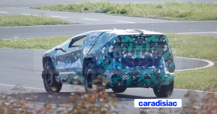 L’Arabie saoudite va se lancer dans la production automobile avec un premier véhicule étonnant, un SUV au style extravagant.