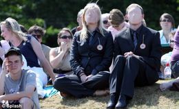 Pub Virale Lotus Eagle : les sans-visages envahissent Wimbledon
