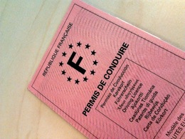 Le permis de conduire coûte moins cher quand on fait la conduite accompagnée !