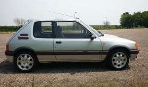 Peugeot 205 GTI : les prix atteignent des sommets