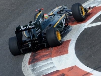 Le Team Lotus vise le milieu de grille