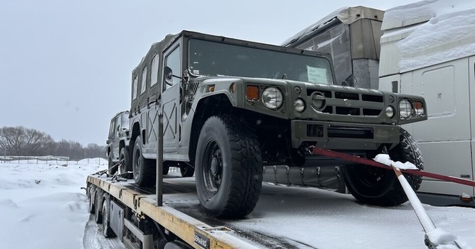 Le Japon a finalement décidé d’envoyer en Ukraine ses Toyota Mega Cruiser, ces équivalents du Hummer américain