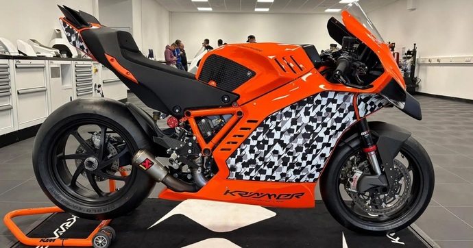 KTM Super Duke : ce kit allemand signé Krämer transforme la « Bête » en une arme de course absolue !