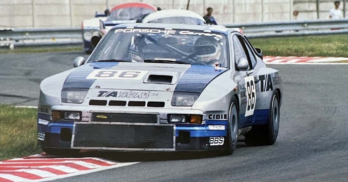 Vous préférez les Porsche thermiques ou électriques ? A Rétromobile 2026, il y aura les deux