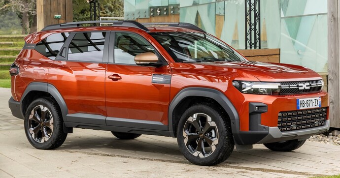 Le SUV star de Dacia arrive en occasion, mais vaut-il déjà le coup ou mieux vaut-il prendre son mal en patience ?