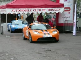 Record : 390 km en Tesla Roadster avec une seule charge !